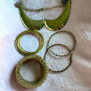 Set of gold jewelry!
